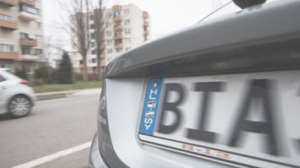 Jakie oznaczenia mają tablice rejestracyjne w powiecie białostockim?