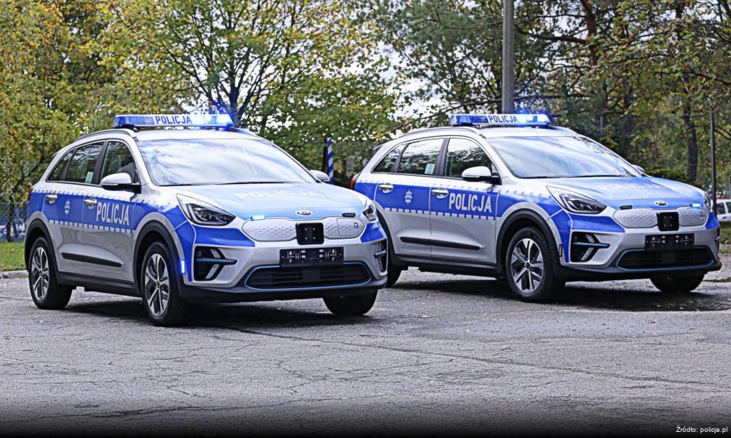 Kępińscy policjanci w działaniach na rzecz bezpieczeństwa i pomocy powodzianom